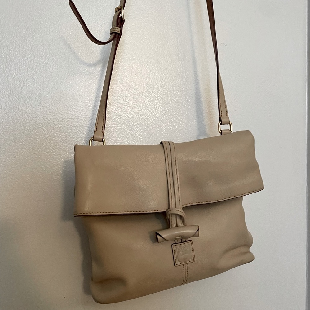 Bone color Dooney & Bourke, large crossbody